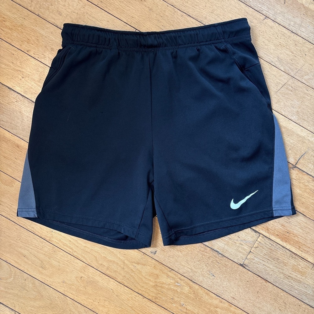 Nike Dri-Fit Standard Fit Mens Large Black Gray Training Shorts Color Block